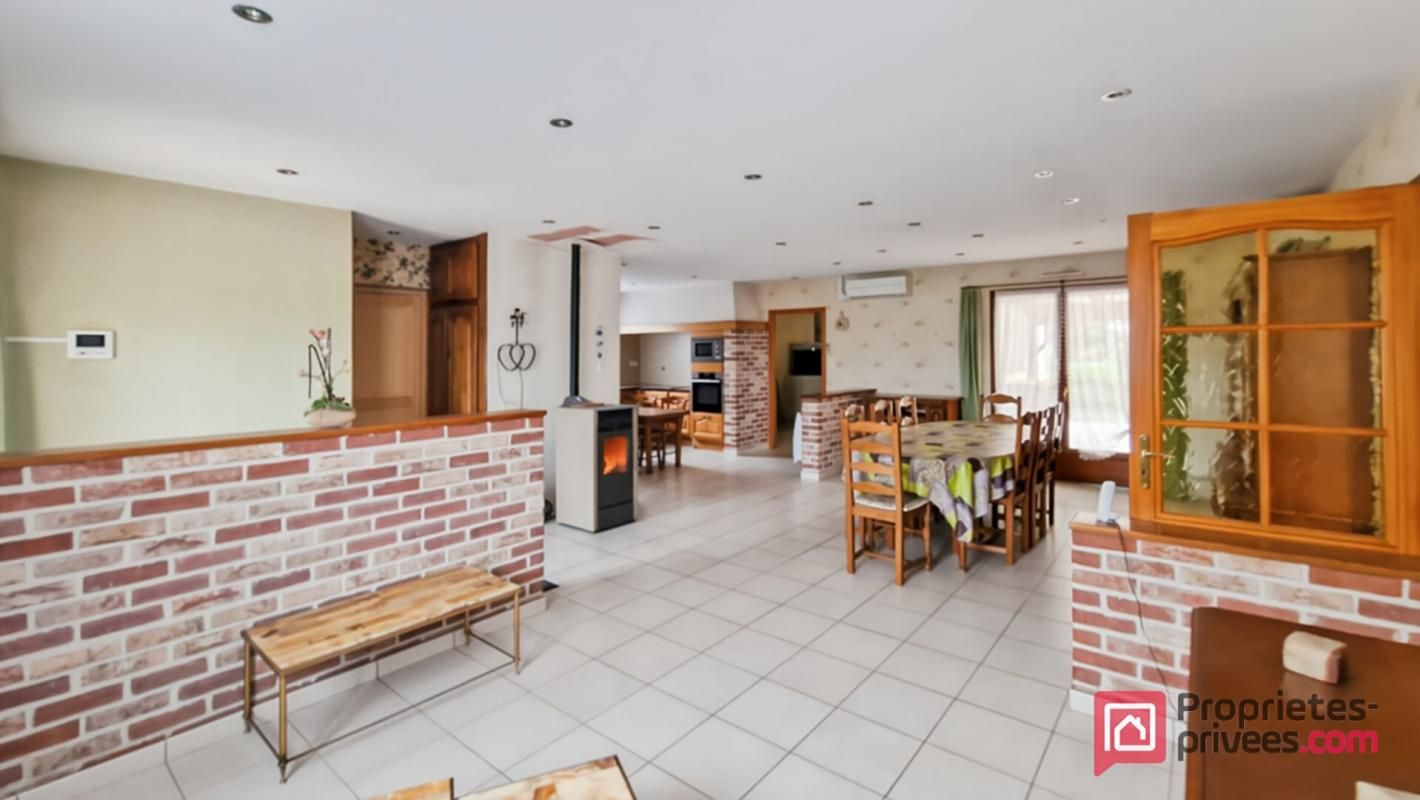 HESDIN À vendre Belle maison familiale dans le secteur d'Hesdin, sur un terrain arboré de 5138 m² 4