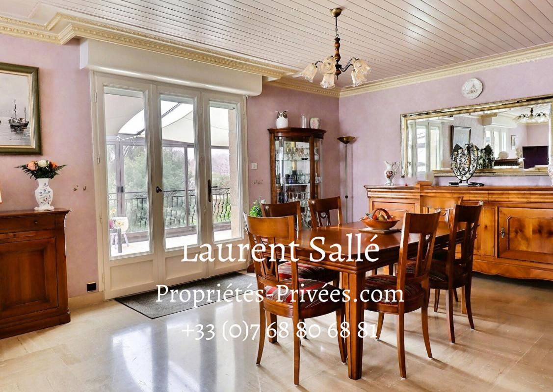 ROCHEFORT-EN-TERRE Maison 9 pièces et terrain constructible 3