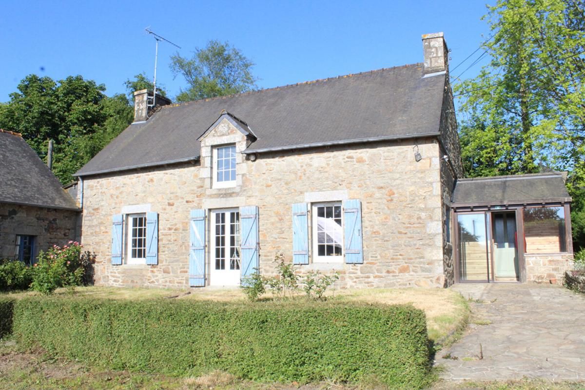 SAINT-BRANDAN Exclusivité ! Côtes d'Armor 22800 Saint-Brandan Corps de ferme/ Longère de plain-pied, 2 chambres, dépendances, grand terrain 4
