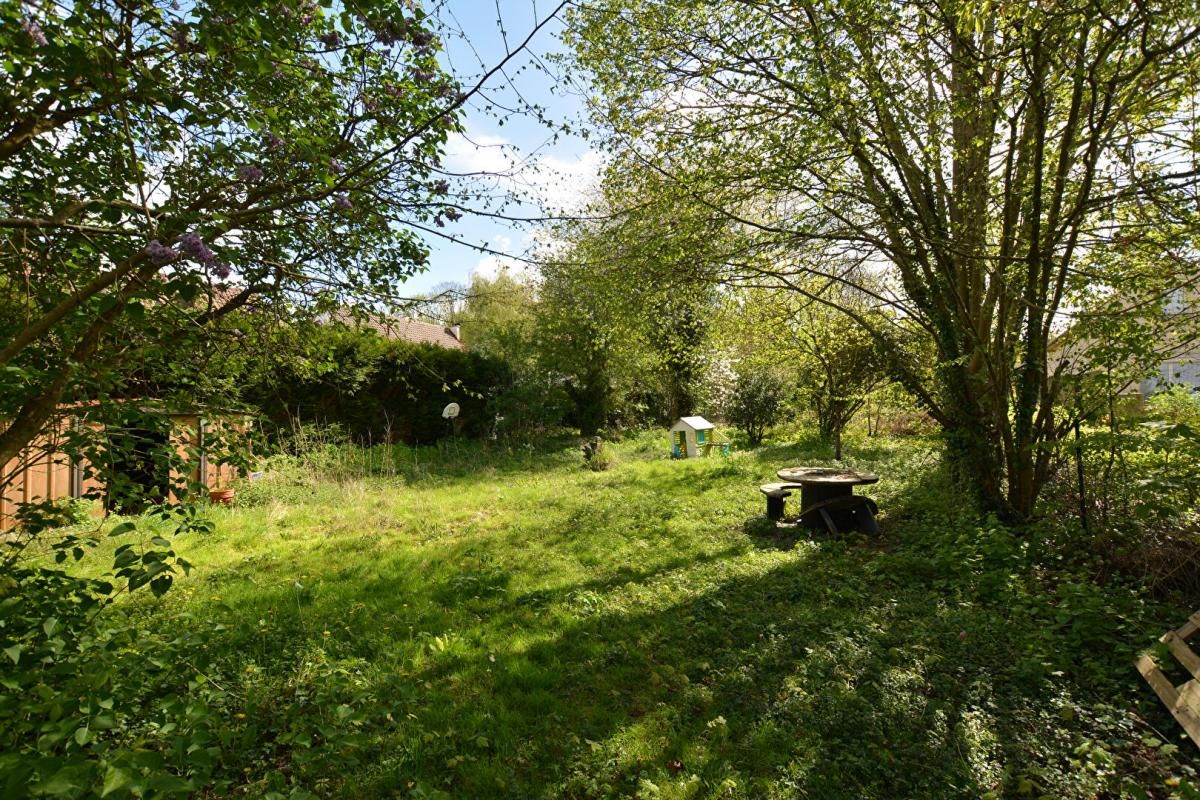 L'ISLE-ADAM Terrain L Isle Adam 840 m2 1