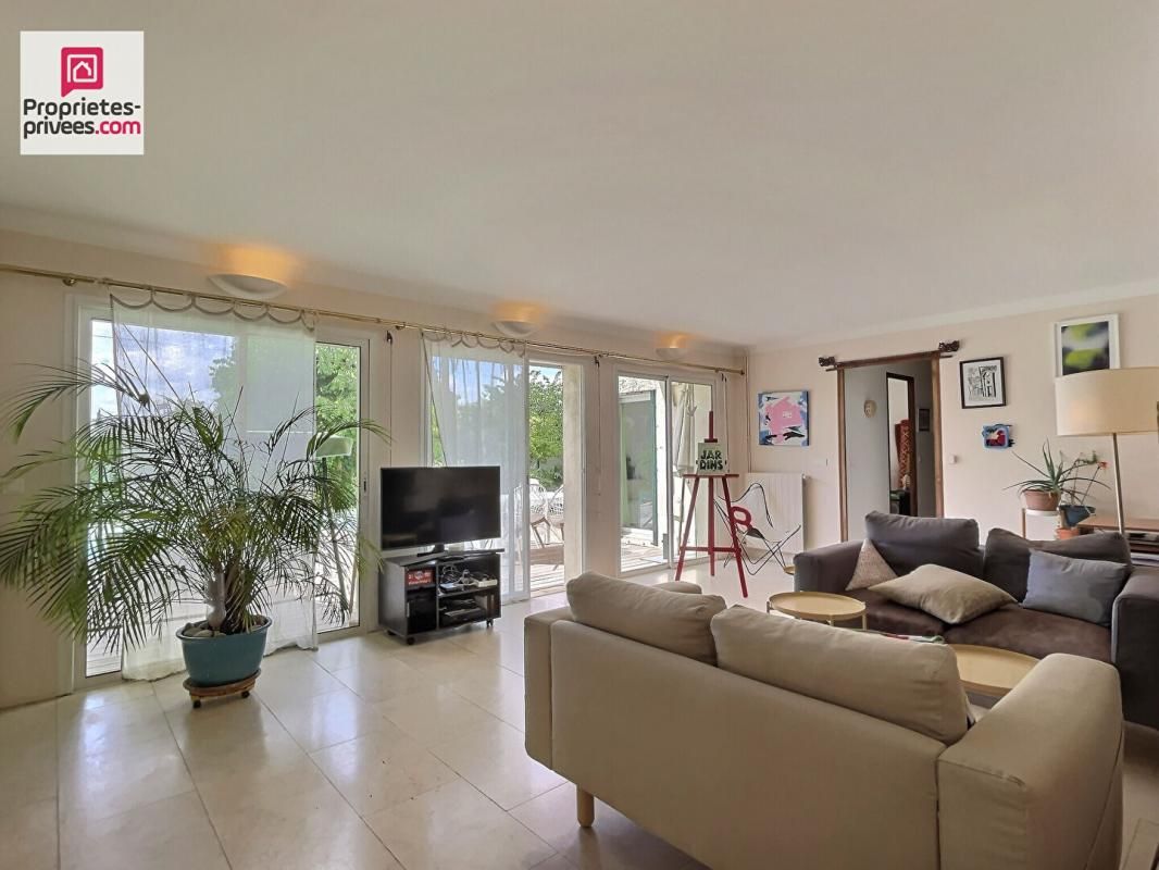LORGUES EXCLUSIVITÉ - LORGUES - MAISON DE CHARME 217 M² AVEC PISCINE 3