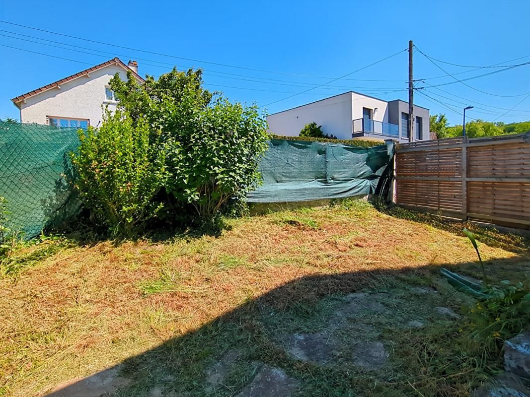 MENUCOURT Location Meublée : Appartement 2 Pièces avec Jardin 1