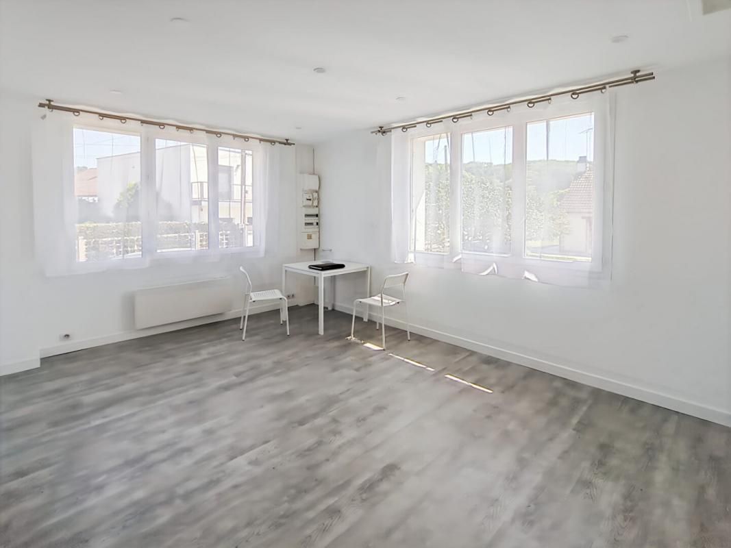 MENUCOURT Location Meublée : Appartement 2 Pièces avec Jardin 3