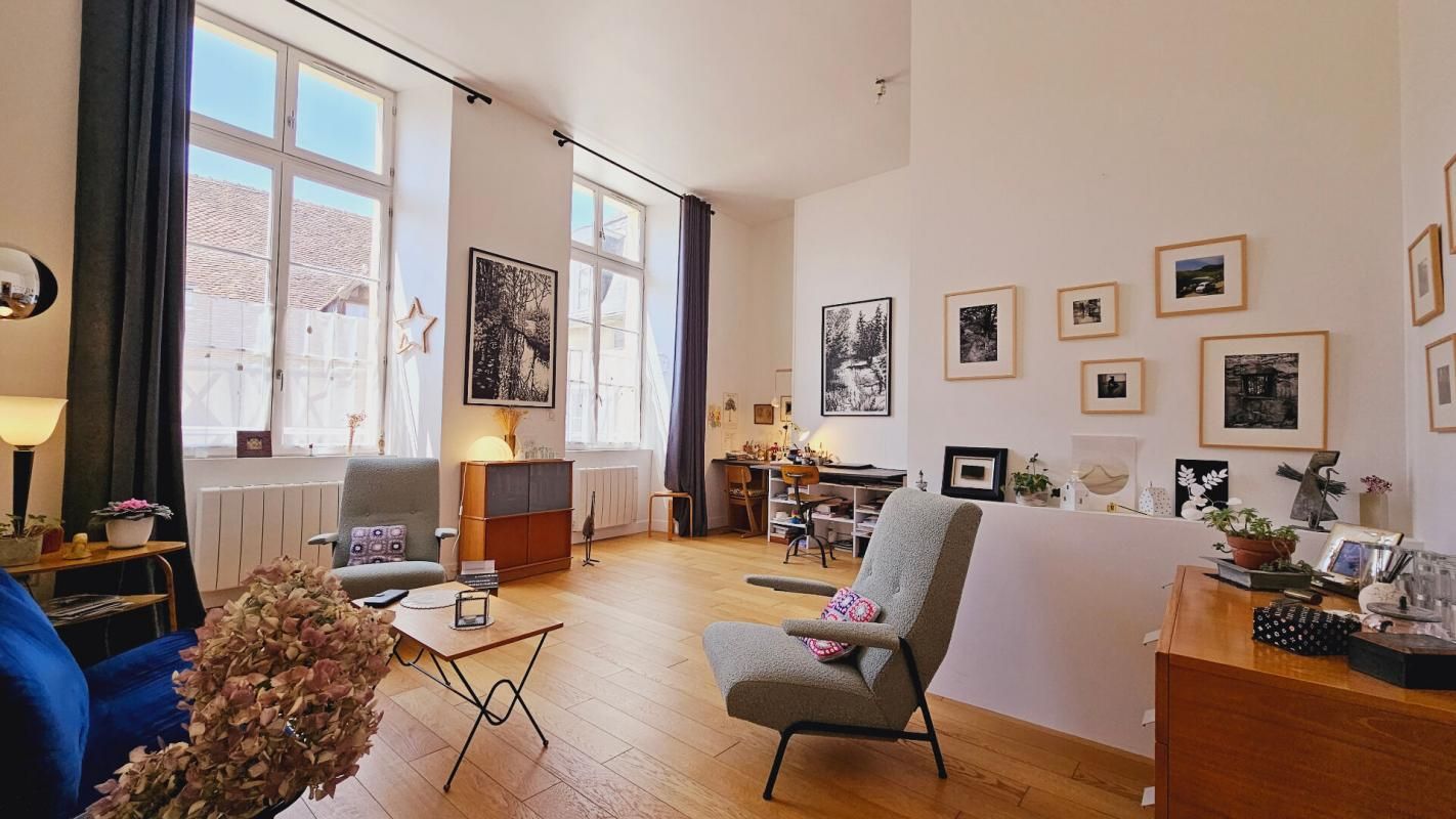 BOURGES CENTRE APPARTEMENT 71.2M² GARAGE ASCENSEUR
