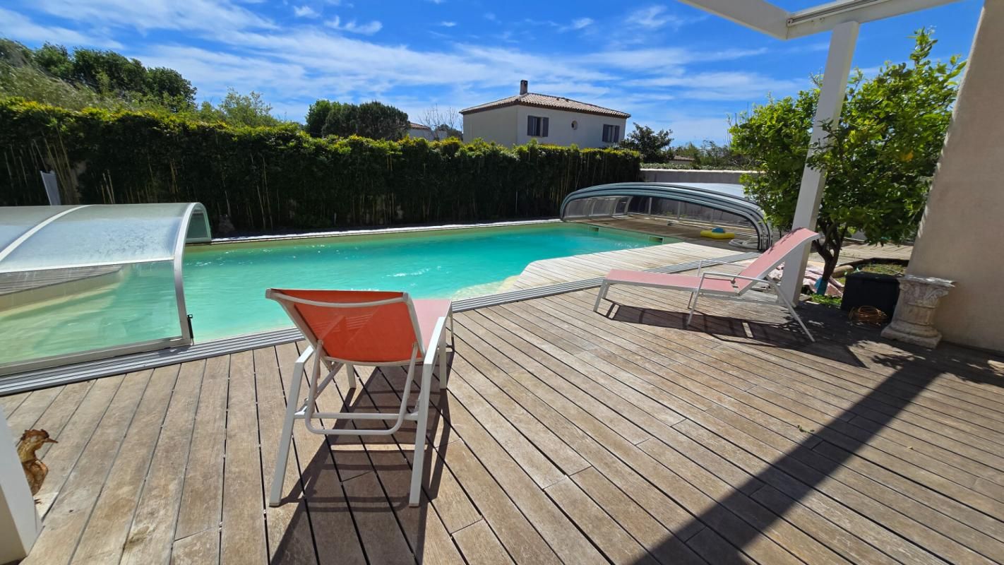 Maison familiale de 200 m²,, 2 chambres au rdc, à 1 km du port du Brusc