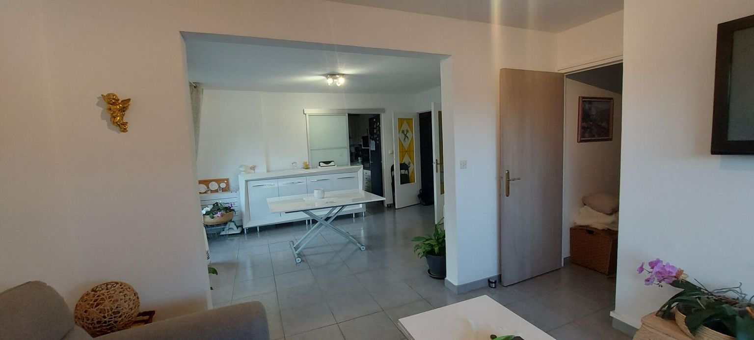 NIMES GARD. 30. NIMES. Appartement de standing de 5 pièces dans quartier Montaury 3