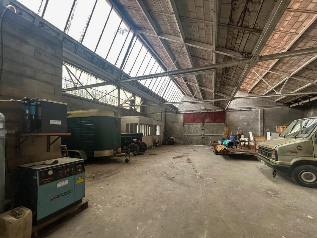 CHATRES-SUR-CHER Entrepôt Châtres Sur Cher 1080 m2 2