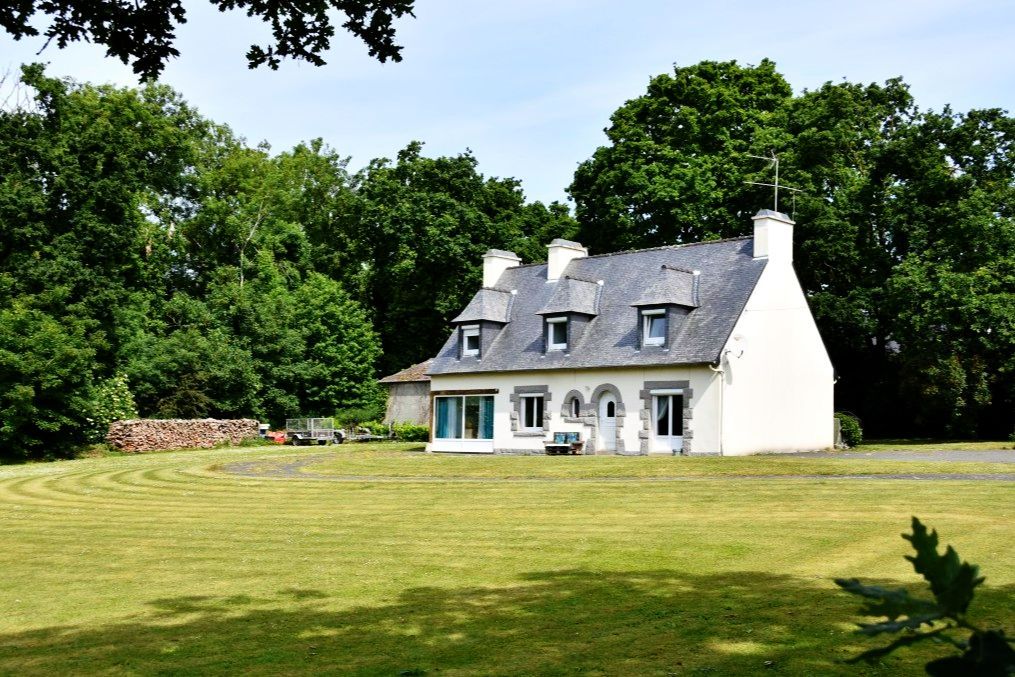 TREGUIER Maison 4 chambres de133 m2, sur terrain 4800 m2,, double  garage de 90 m2 2
