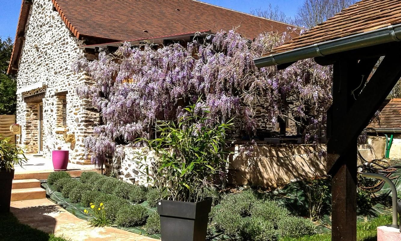 SARRAZAC Maison Sarrazac 8 pièce(s) 210 m2 1