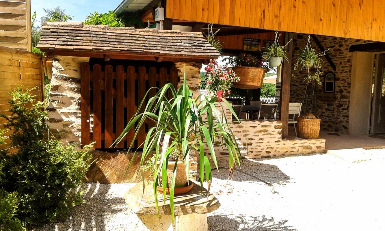 SARRAZAC Maison Sarrazac 8 pièce(s) 210 m2 4