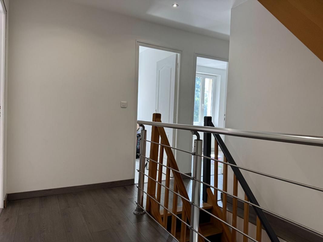 CREPY-EN-VALOIS Maison Crepy En Valois 7 pièce(s) 120m2 4