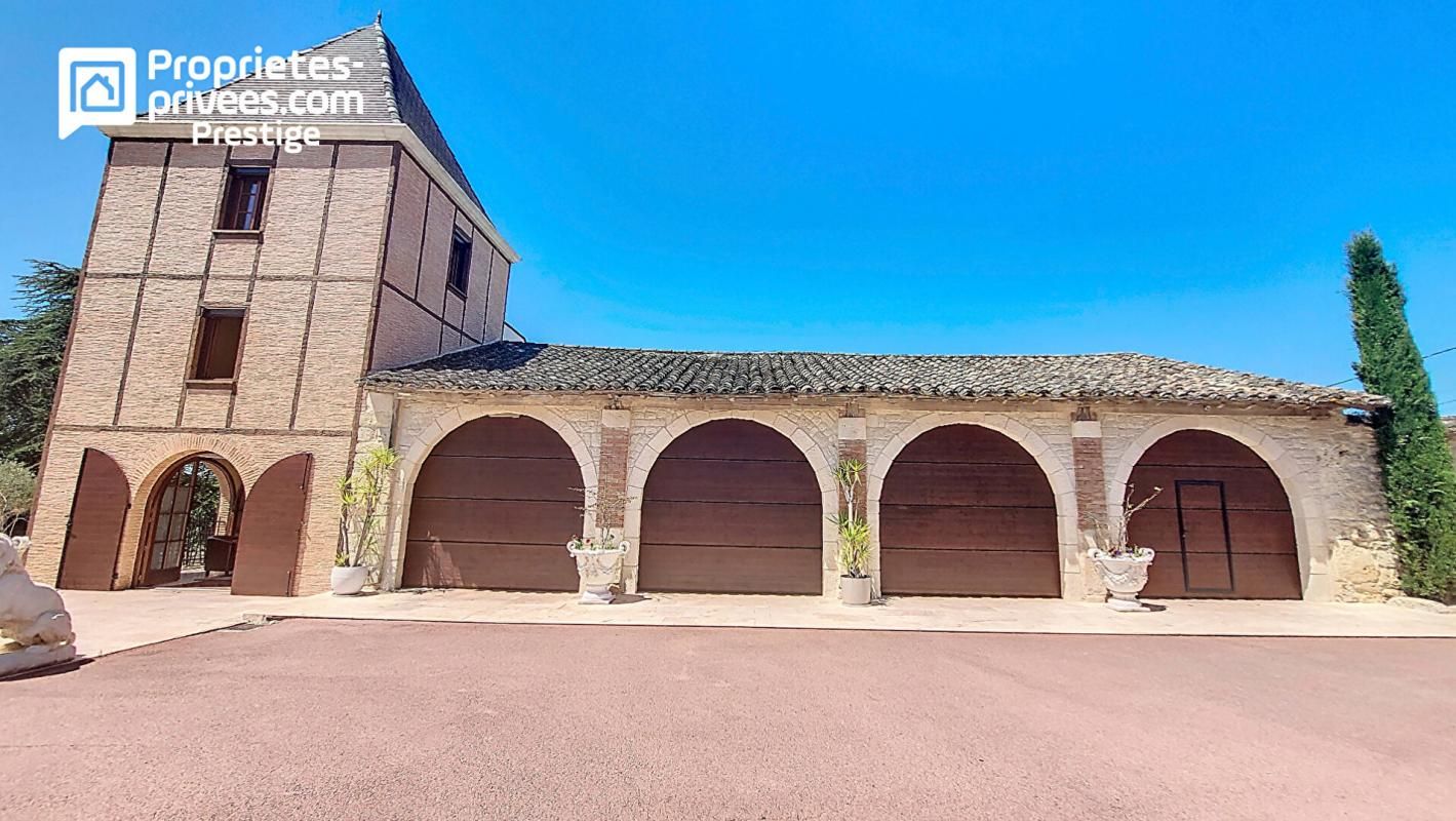 CAHUZAC-SUR-VERE Ancien manoir du 19 ème siècle - 20 pièces- 10 chambres- Parc arobré 4,9 hectares - 81 TARN - à 69 Kms de TOULOUSE) 4