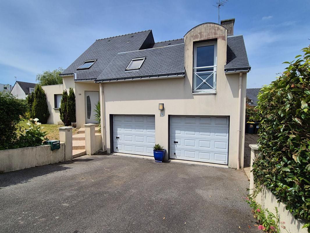 LANESTER TRES BELLE MAISON ARCHITECTURALE de 180 m2 - 7 pièces- dans le Morbihan ? (10 min de Lorient ? 5 min de Lanester) 2