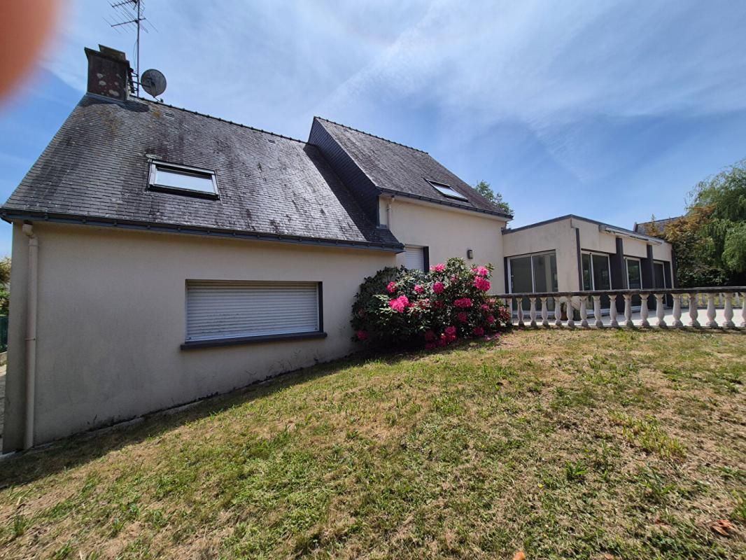 LANESTER TRES BELLE MAISON ARCHITECTURALE de 180 m2 - 7 pièces- dans le Morbihan ? (10 min de Lorient ? 5 min de Lanester) 4