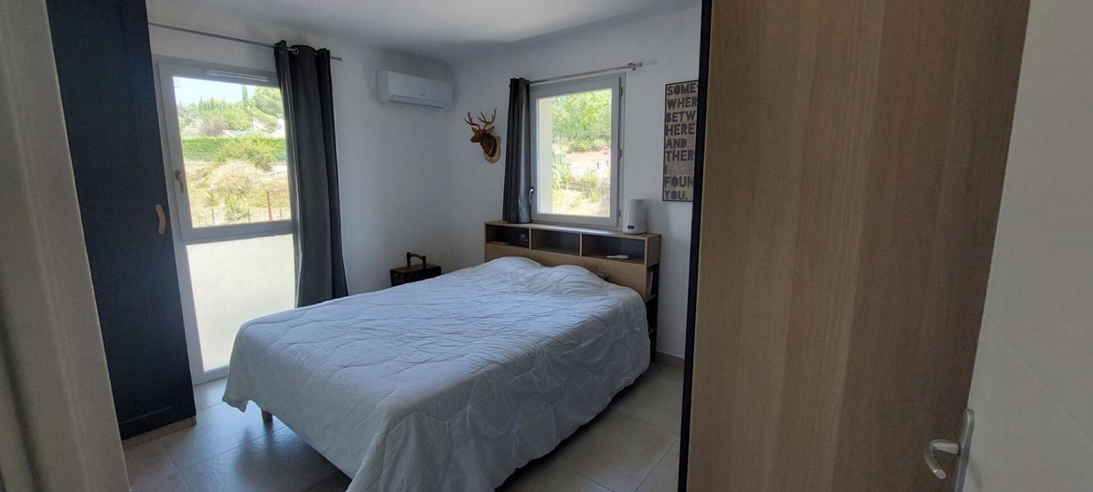 PIERREVERT EXCLUSIVITE ,PIERREVERT, BEL APPARTEMENT T4 RECENT de 86 m² avec grande TERRASSE et parkings privés 3