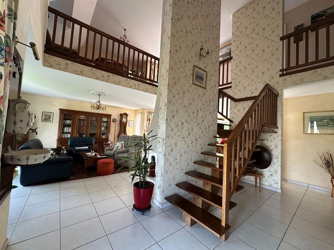 SAINTE-LUCE-SUR-LOIRE Maison 6 pièce(s) 203 m2 3
