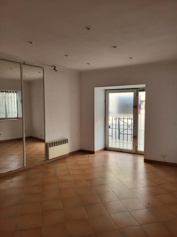 BEZOUCE IMMEUBLE à Bezouce 4 pièces de 128.50 m2 1