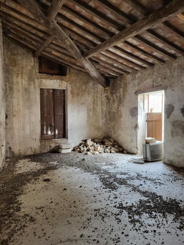 BEZOUCE IMMEUBLE à Bezouce 4 pièces de 128.50 m2 4