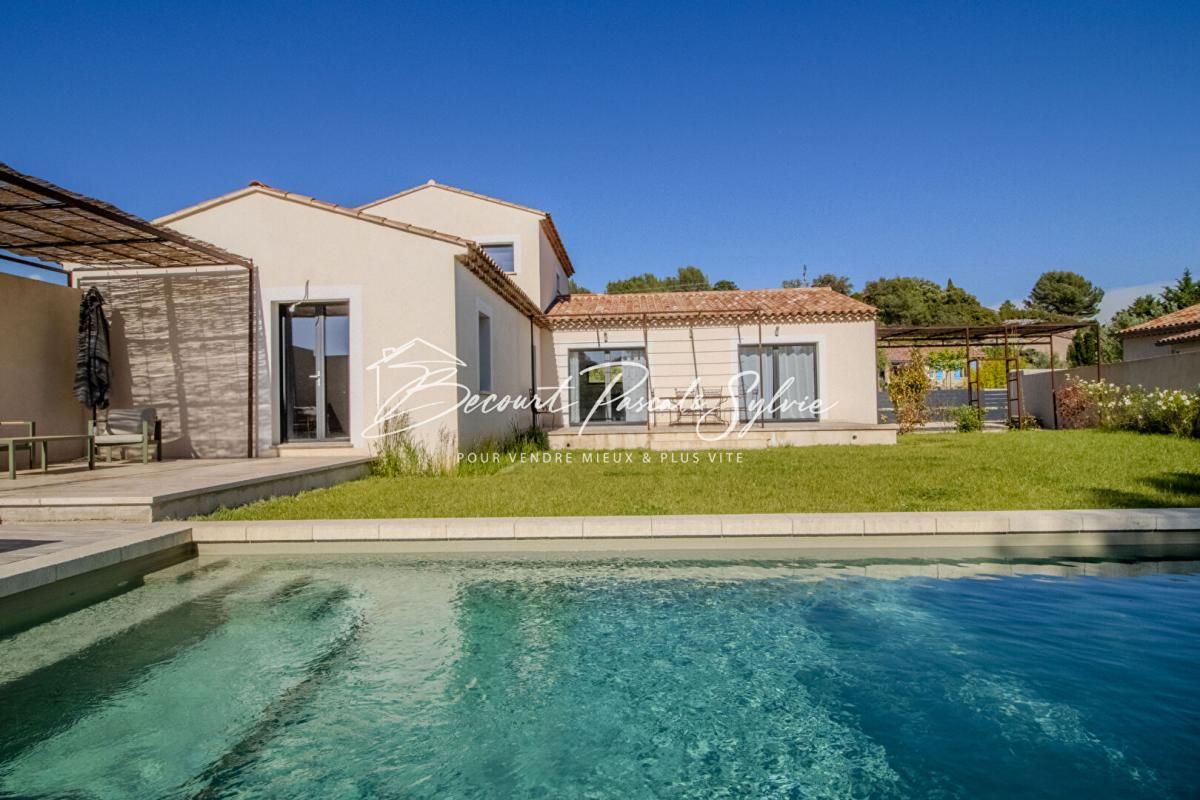 SAINT-SATURNIN-LES-APT Maison 2024 - 180 m2 Saint Saturnin Les Apt 7 pièce(s)  avec Piscine 2