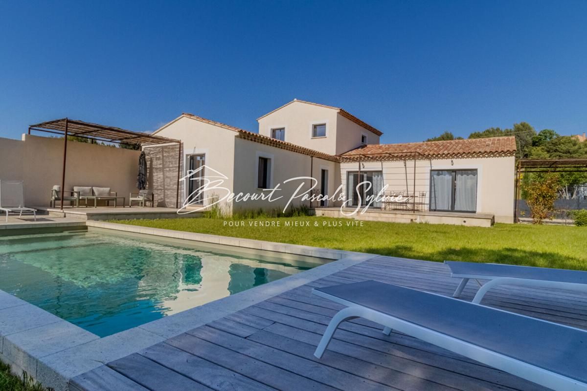 SAINT-SATURNIN-LES-APT Maison 2024 - 180 m2 Saint Saturnin Les Apt 7 pièce(s)  avec Piscine 3