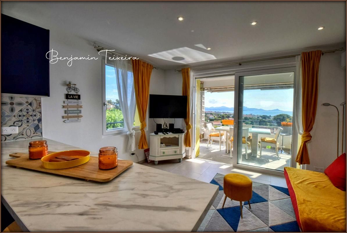 SAINT AYGULF Appartement Saint Aygulf 2 pièce(s) + TERRASSSE, VUE MER 48.05 m2 2