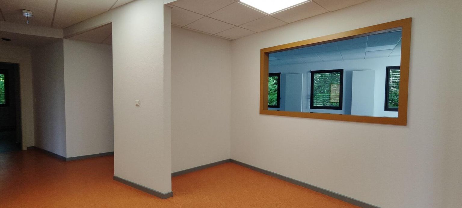 MULHOUSE 68200 MULHOUSE - ESPACE BUREAUX 201 m², 5 places de stationnement 3