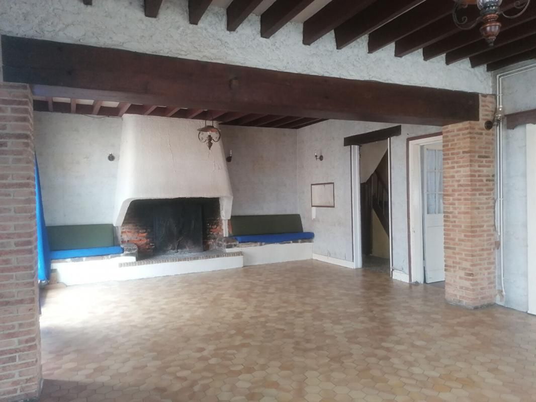 GONNEVILLE-LA-MALLET Centre village, Maison 7 pièce(s) 174 m2 habitables et dépendances 4