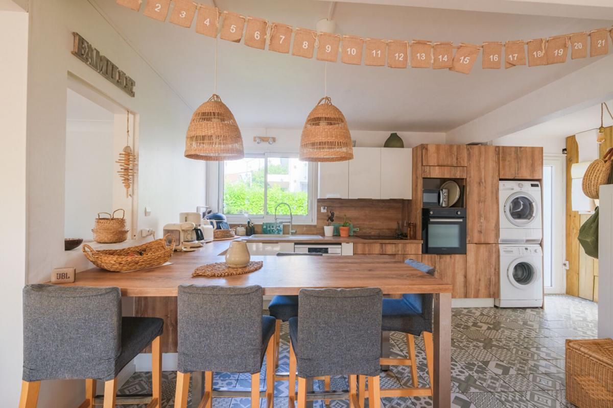 MERIGNAC Merignac  Maison Familiale avec 4 chambres, jardin arboré, piscine chauffée et garage 2