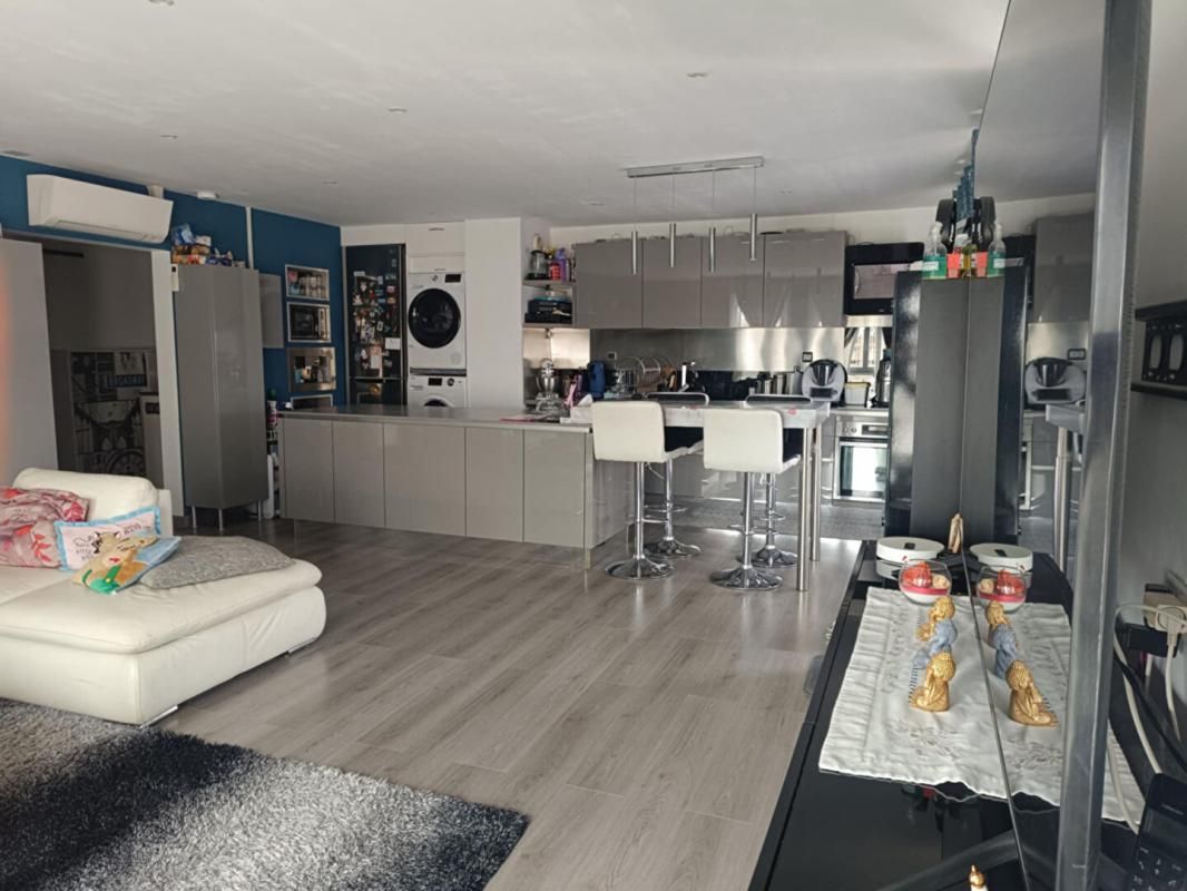 Appartement Port De Bouc 4 pièce(s) 88 m2 ET place de parking