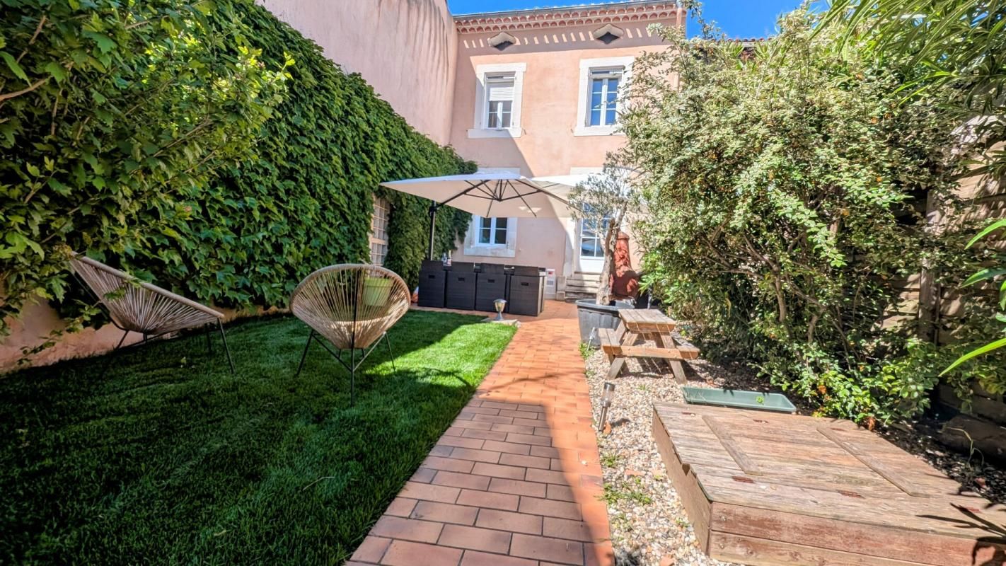 CASTELNAUDARY Maison de village 160 m² habitable T 5 avec jardin et garage 1