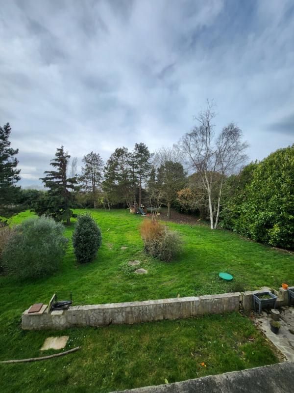 TREVIERES Maison - 5 chambres -178 m2 - terrain 4124 m2 3