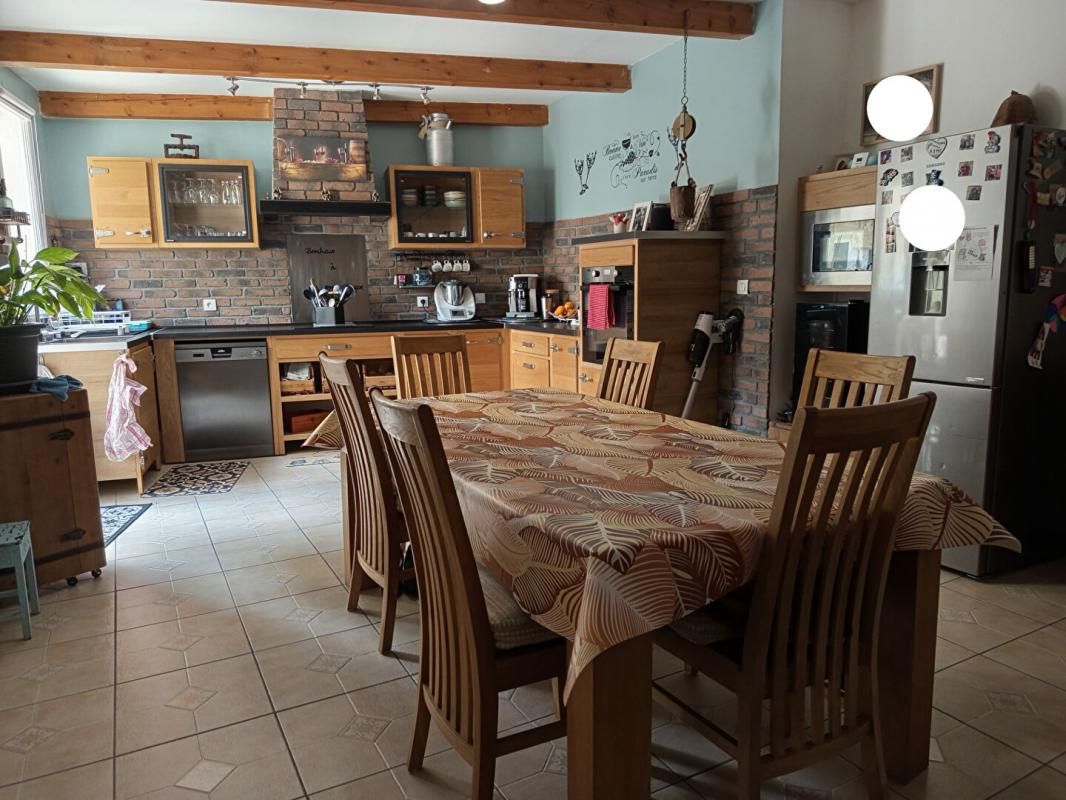SAINT-MARCEL-D'ARDECHE Maison Village 175m² avec Extérieur, Saint Marcel d'Ardèche 275 000 HAI 2