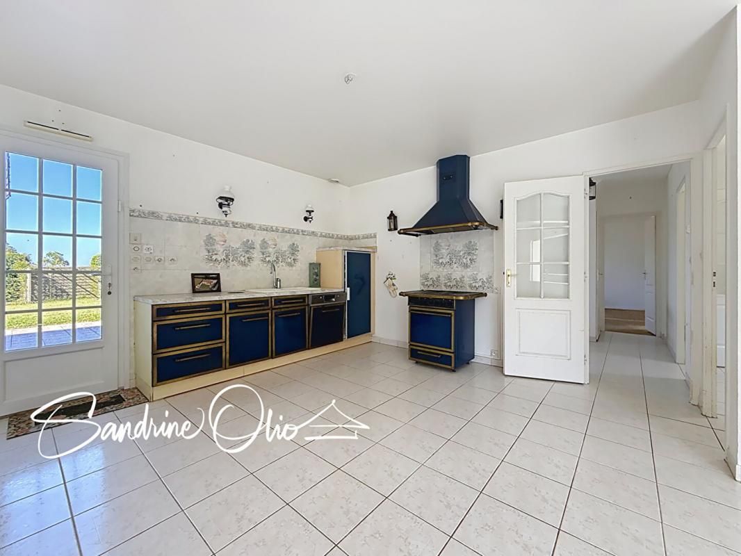 BAVENT Maison familiale 200 m² habitables et son écurie 4