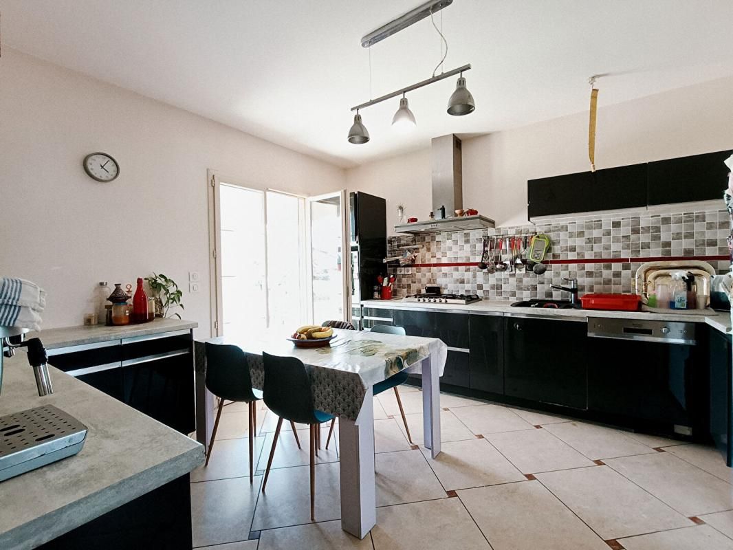 CASSENEUIL Maison Casseneuil 6 pièce(s) 147 m2 4
