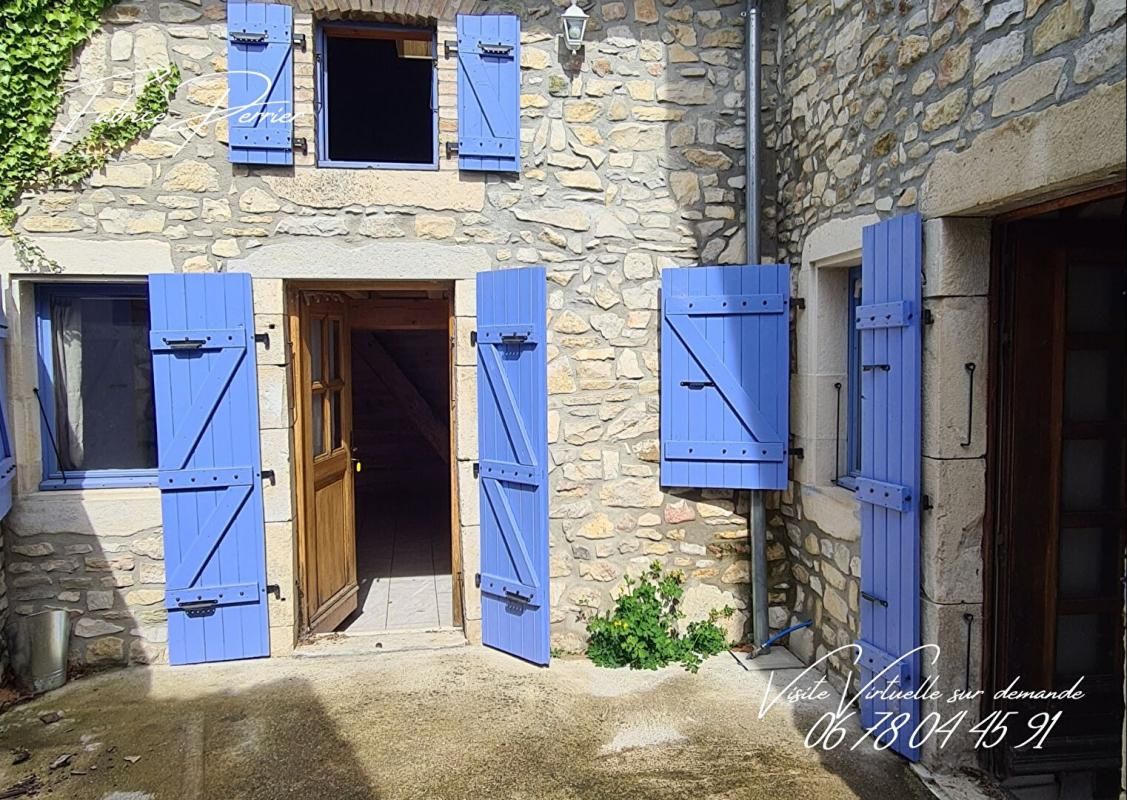 ROCHEFORT-EN-VALDAINE Maison 110m² avec cour 1
