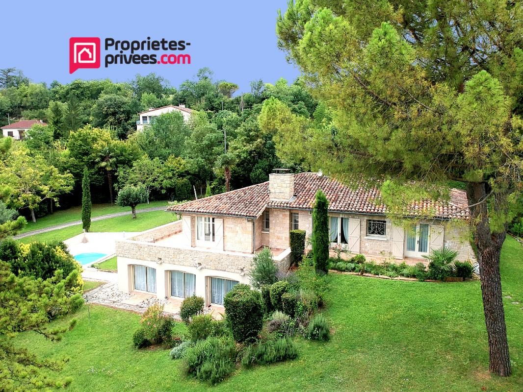 MONTPEZAT-DE-QUERCY Villa de caractère avec parc arboré, piscine et vue dominante 1