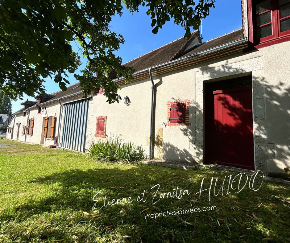 LA CHAPELLE-SAINT-LAURIAN Maison longère La Chapelle Saint Laurian 15 pièce(s) 370 m2 4