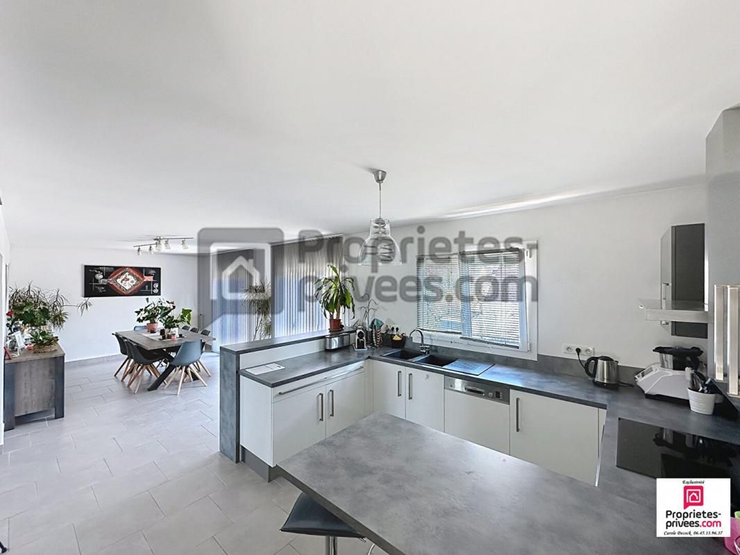 GRETZ-ARMAINVILLIERS Maison 6 pièces 185 m2 + appartement T2 3