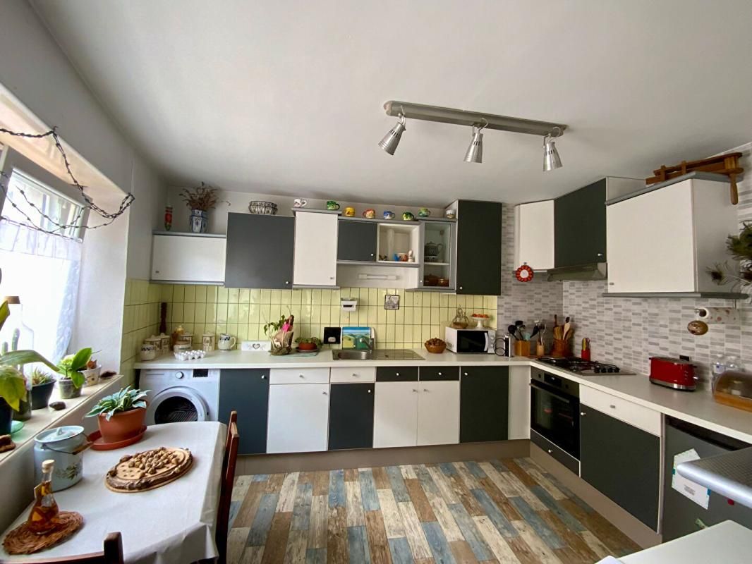 ESCLES Ensemble immobilier à réhabiliter 2
