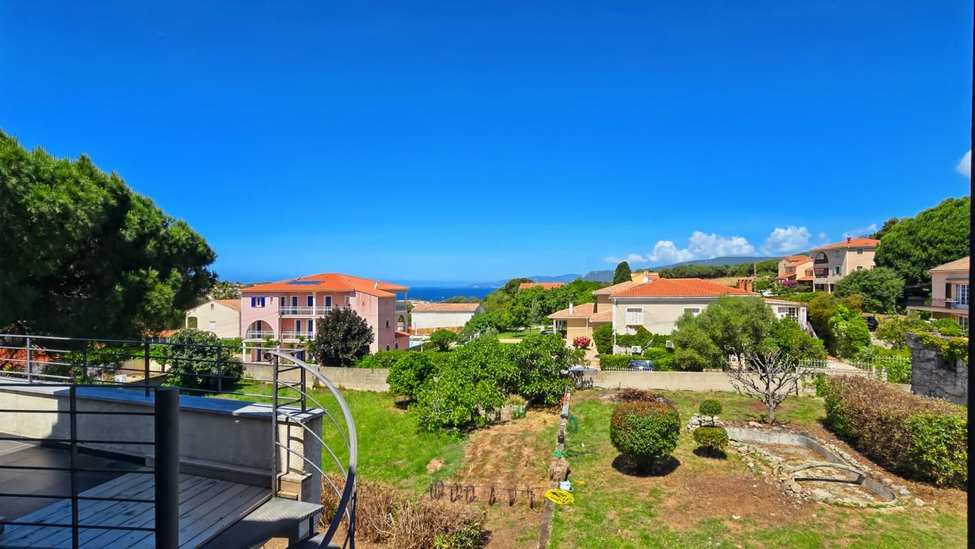 PROPRIANO PROPRIANO, appartement de standing de type 4 de 101 m2 terrasse vue mer 2 places de parking 2