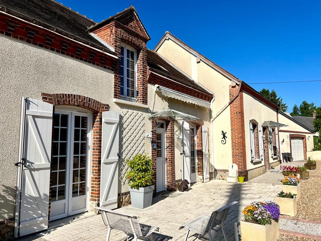 LONGERE RENOVEE 150M2 PAS DE TRAVAUX