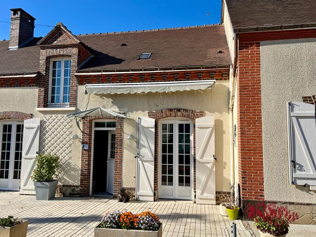 MONDOUBLEAU LONGERE RENOVEE 150M2 PAS DE TRAVAUX 2