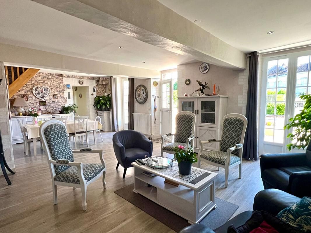 MONDOUBLEAU LONGERE RENOVEE 150M2 PAS DE TRAVAUX 4