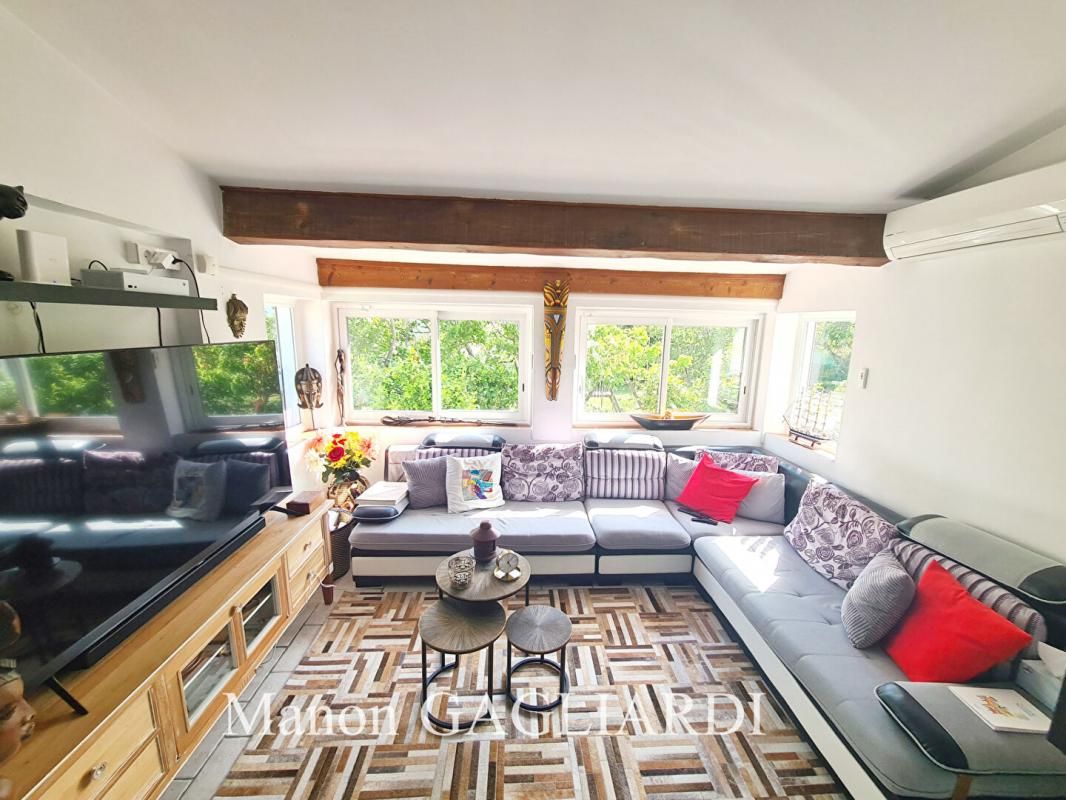 SIX-FOURS-LES-PLAGES PROCHE COMMERCES ET PLAGES A PIED- VILLA T5 100m² AVEC PISCINE 4