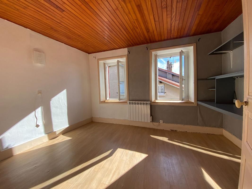 JOZE Maison avec dépendances 4