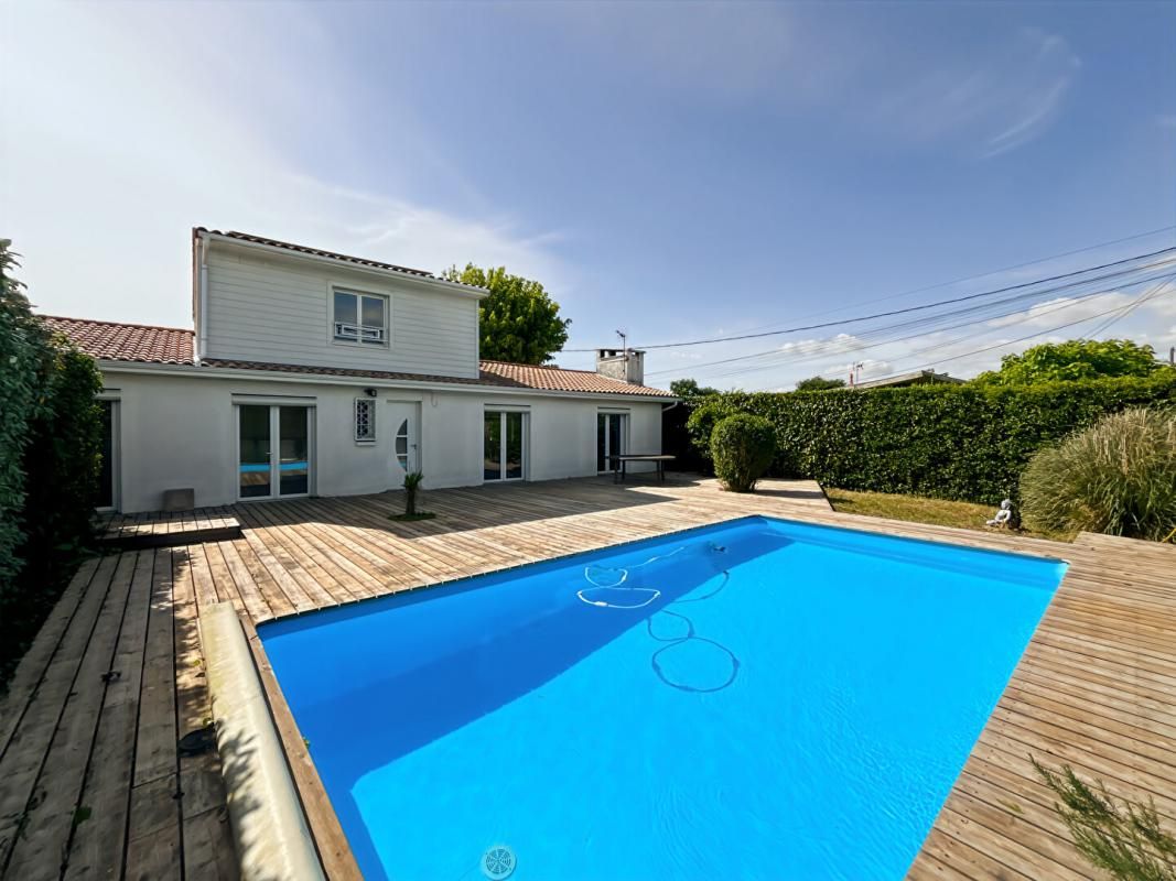 PAREMPUYRE EXCLUSIVITE Maison 183 m², spa, double garage 70 m² , piscine 3