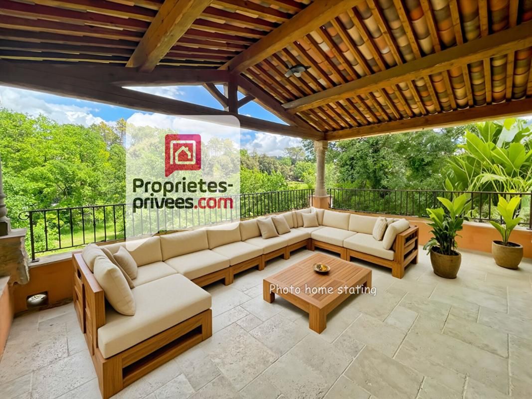 Maison 5 pièce(s) 141 m2 proche A8