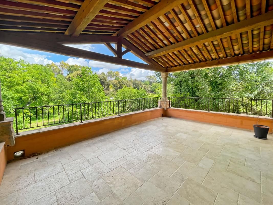 MONTAUROUX Maison 5 pièce(s) 141 m2 proche A8 2
