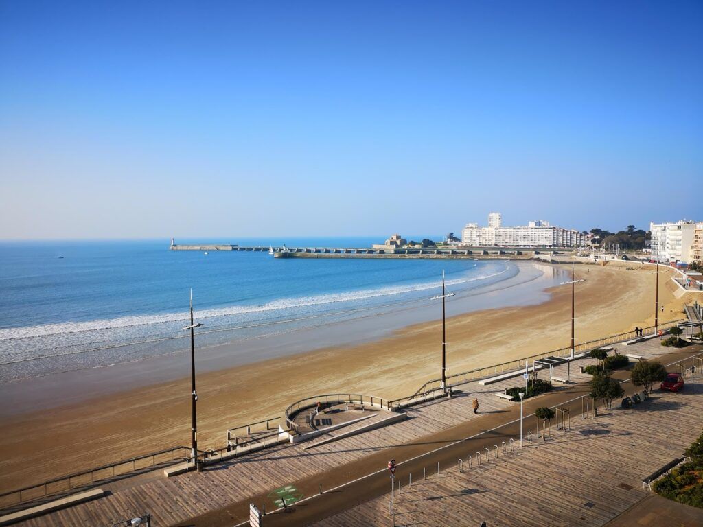 LES SABLES-D'OLONNE Maison individuelle Les Sables d'Olonne 2 pièces 37 m2-150m plage 4