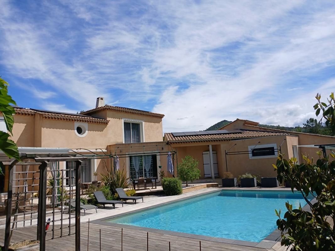 BRAS Demeure de prestige de 350 m2 sur 5068m² de terrain - Bras 1